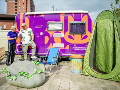 Zondagmarkt Camperen op het Van Heek plein 2023-144