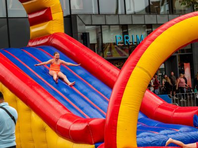 Zondagmarkt Grootste springkussen ter wereld en waterfestijn 2025-14
