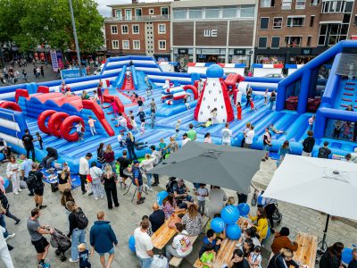 Zondagmarkt Grootste springkussen ter wereld en waterfestijn 2025-16