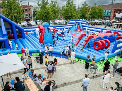 Zondagmarkt Grootste springkussen ter wereld en waterfestijn 2025-17