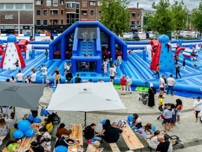 Zondagmarkt Grootste springkussen ter wereld en waterfestijn 2025-18