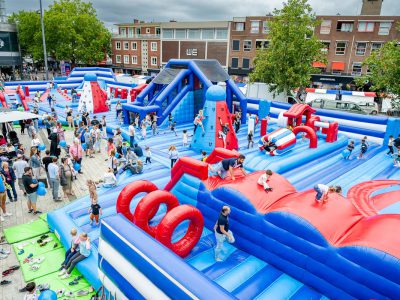 Zondagmarkt Grootste springkussen ter wereld en waterfestijn 2025-19