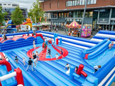 Zondagmarkt Grootste springkussen ter wereld en waterfestijn 2025-24