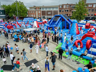 Zondagmarkt Grootste springkussen ter wereld en waterfestijn 2025-27