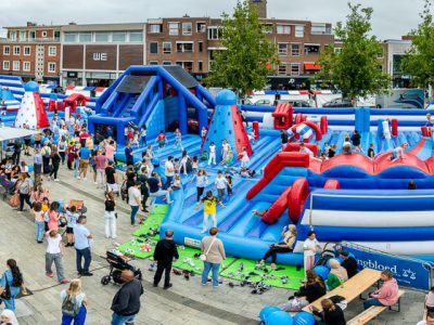 Zondagmarkt Grootste springkussen ter wereld en waterfestijn 2025-28