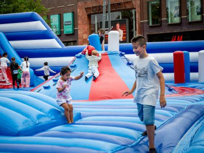 Zondagmarkt Grootste springkussen ter wereld en waterfestijn 2025-4