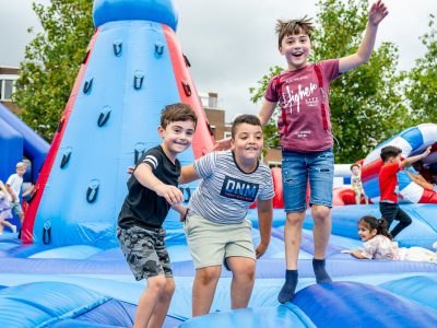 Zondagmarkt Grootste springkussen ter wereld en waterfestijn 2025-45