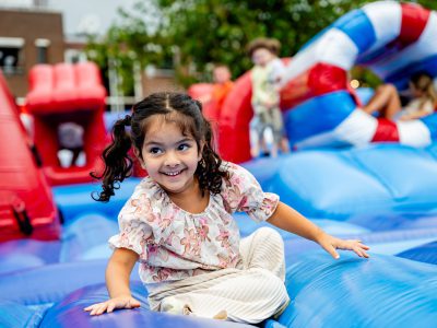 Zondagmarkt Grootste springkussen ter wereld en waterfestijn 2025-48