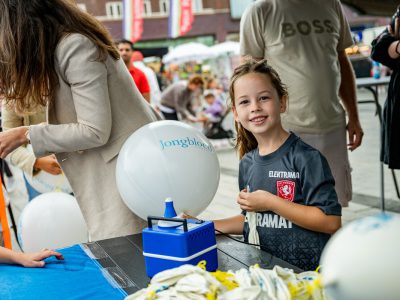 Zondagmarkt Grootste springkussen ter wereld en waterfestijn 2025-52