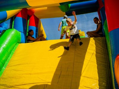 Springkussenfestival op het Van Heekplein 2026-28